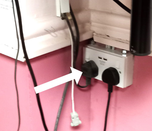 clubroom projector plug